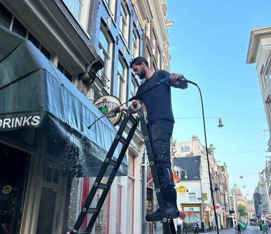 Zonnescherm reinigen Amsterdam - Hippe Reiniging