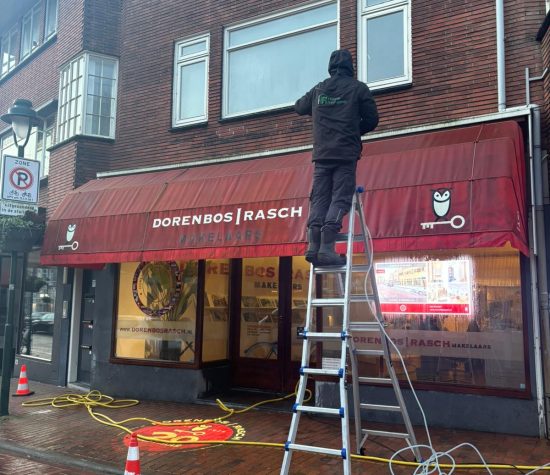 Zonnescherm reinigen - Hippe Reiniging
